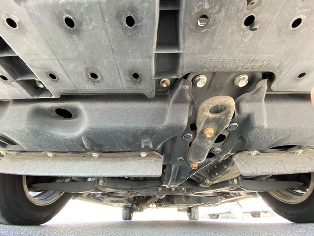 TOYOTA VOXY HYBRID 2014