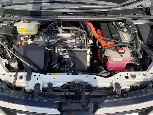 TOYOTA VOXY HYBRID 2014