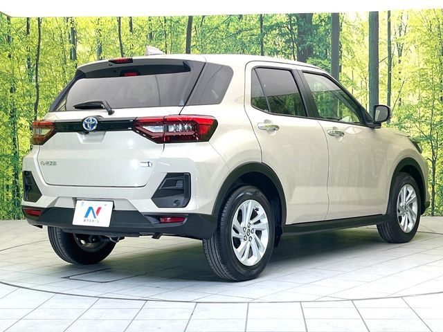 TOYOTA RAIZE HYBRID 2024