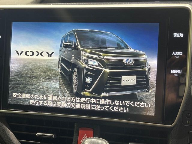 TOYOTA VOXY 2017