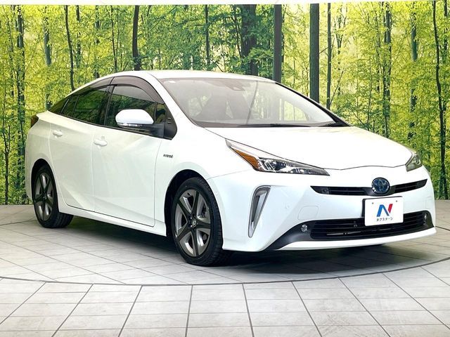 TOYOTA PRIUS 2019