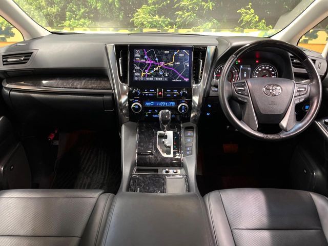 TOYOTA VELLFIRE 2020