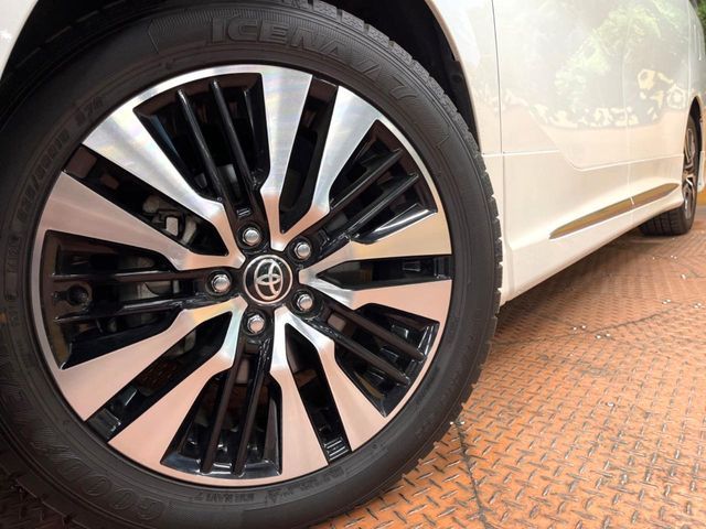 TOYOTA VELLFIRE 2020