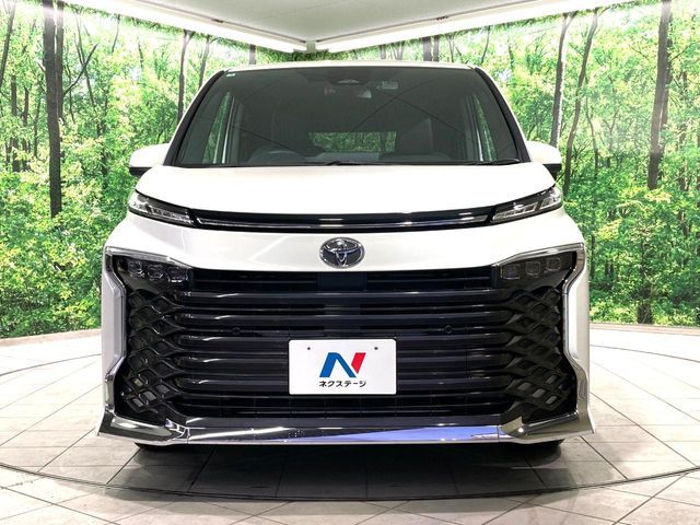 TOYOTA VOXY 2025