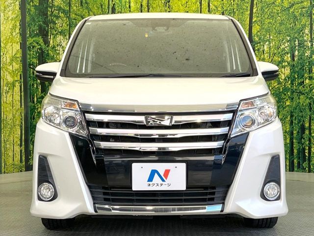 TOYOTA NOAH 2017
