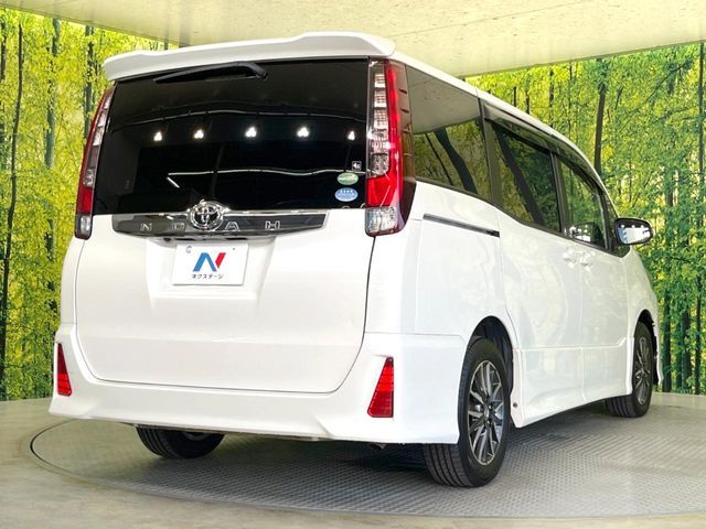 TOYOTA NOAH 2017