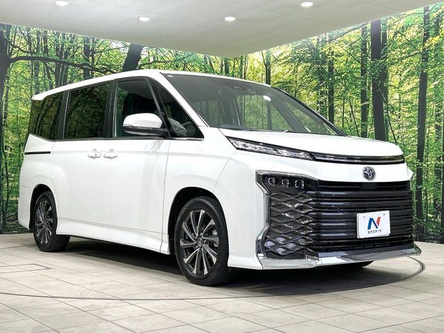 TOYOTA VOXY 2025