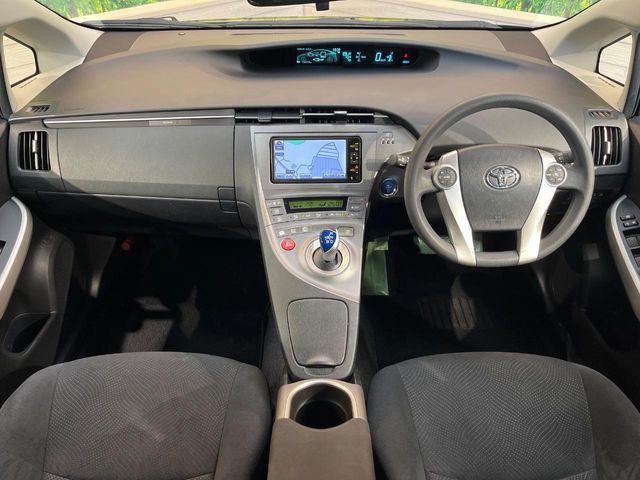 TOYOTA PRIUS 2013