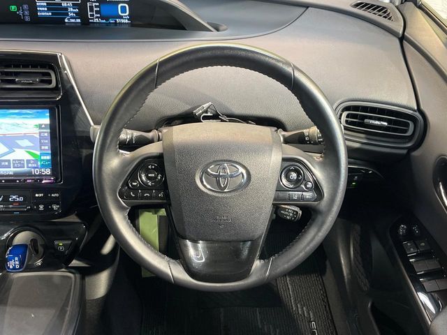 TOYOTA PRIUS 2019