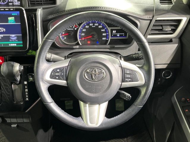 TOYOTA ROOMY 2017