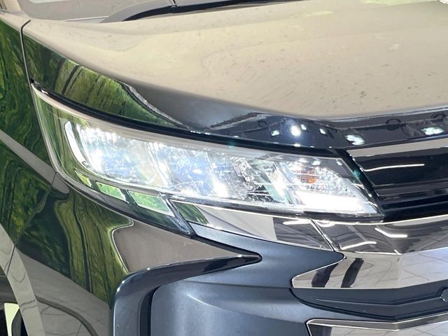 TOYOTA NOAH 2022