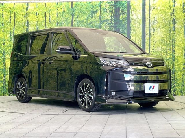 TOYOTA NOAH 2022