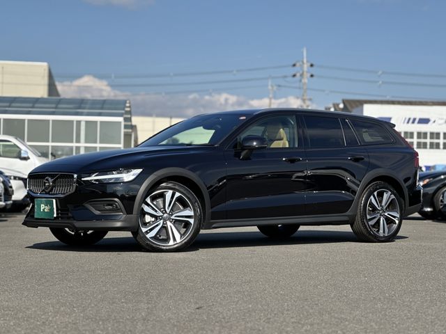 VOLVO VOLVO V60 CROSS COUNTRY 2025