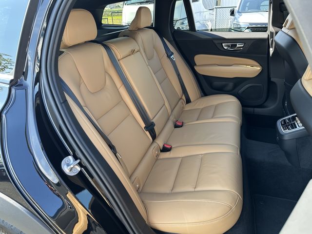 VOLVO VOLVO V60 CROSS COUNTRY 2025