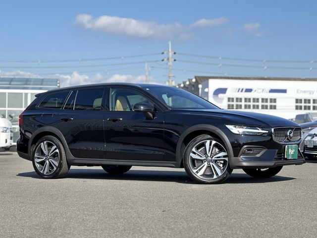 VOLVO VOLVO V60 CROSS COUNTRY 2025