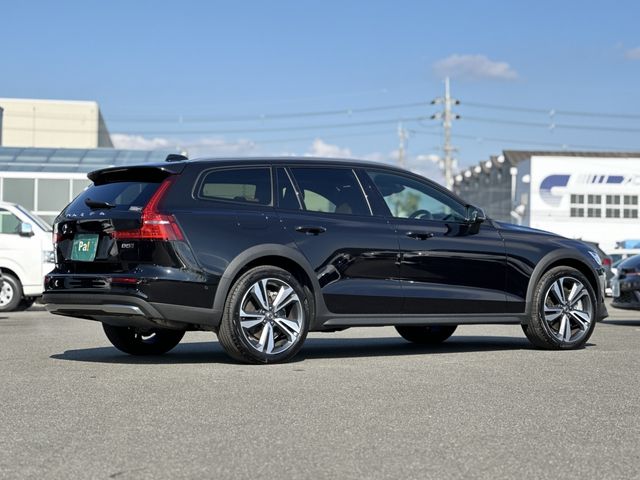 VOLVO VOLVO V60 CROSS COUNTRY 2025