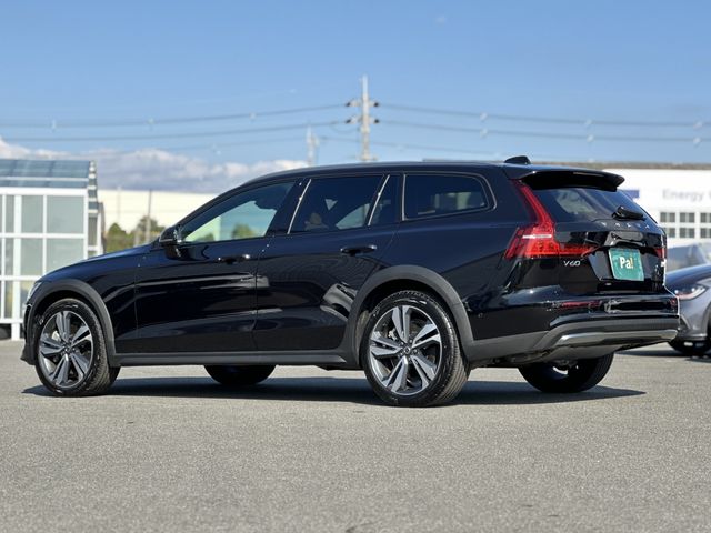 VOLVO VOLVO V60 CROSS COUNTRY 2025