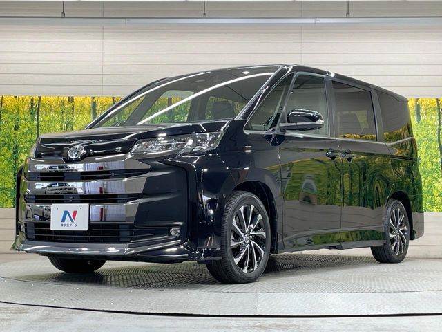 TOYOTA NOAH 2022