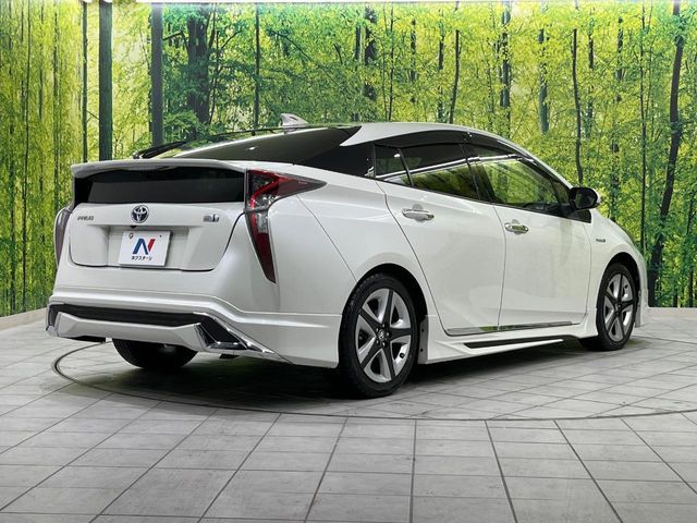 TOYOTA PRIUS 2016