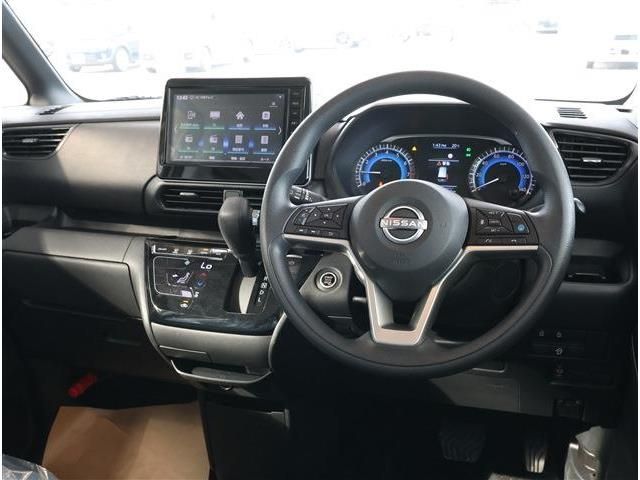 NISSAN ROOX 2025