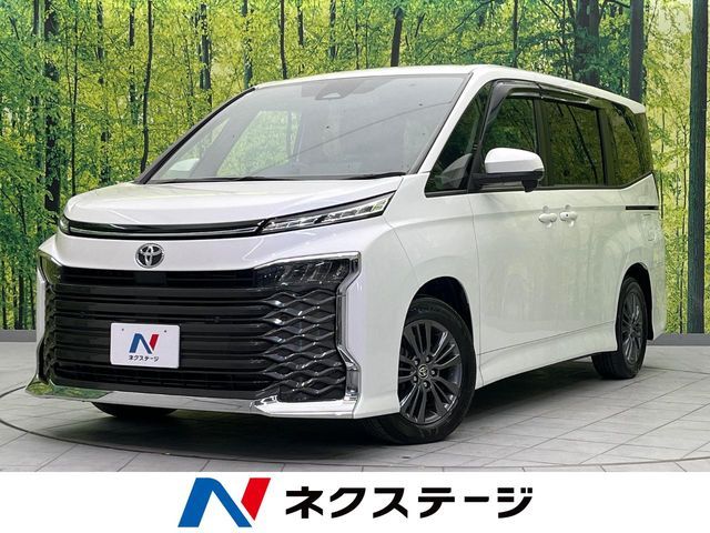 TOYOTA VOXY 2022