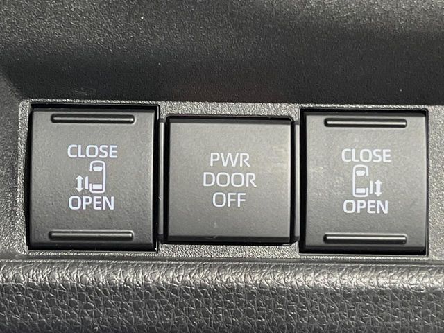 TOYOTA SIENTA HYBRID 2022