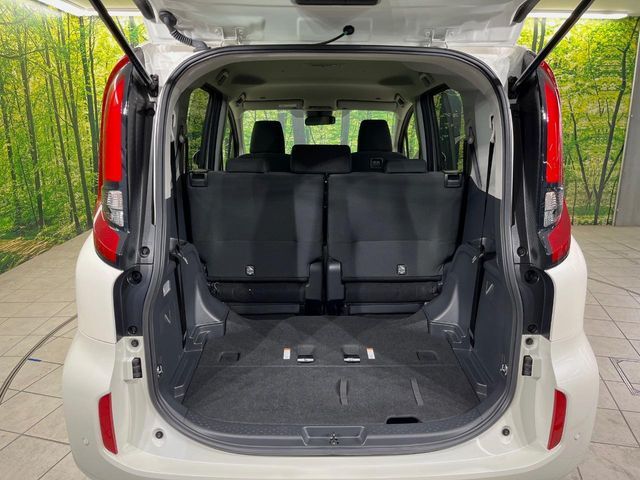 TOYOTA SIENTA HYBRID 2022