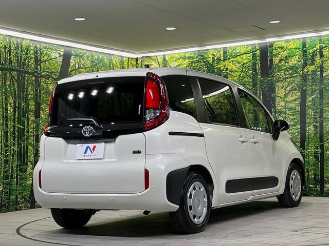 TOYOTA SIENTA HYBRID 2022