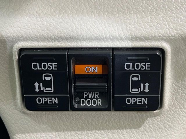 TOYOTA SIENTA HYBRID 2015