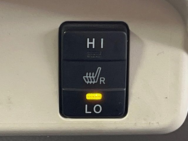 TOYOTA SIENTA HYBRID 2015