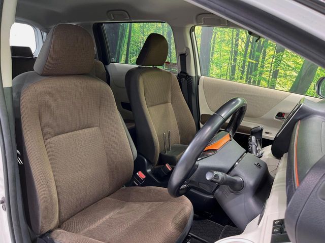 TOYOTA SIENTA HYBRID 2015