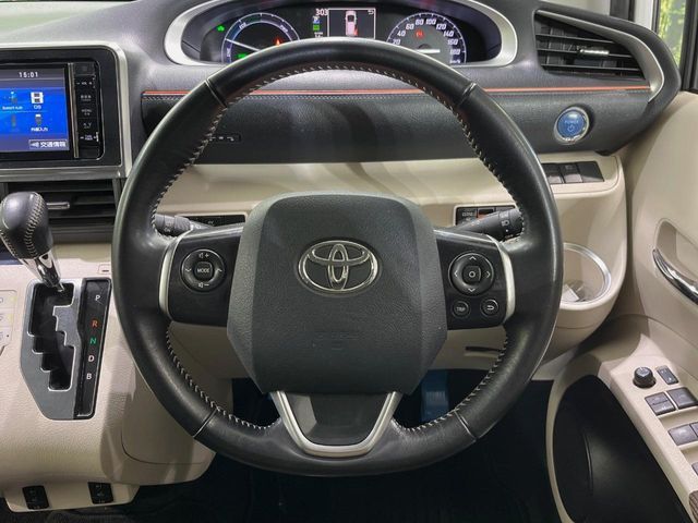 TOYOTA SIENTA HYBRID 2015