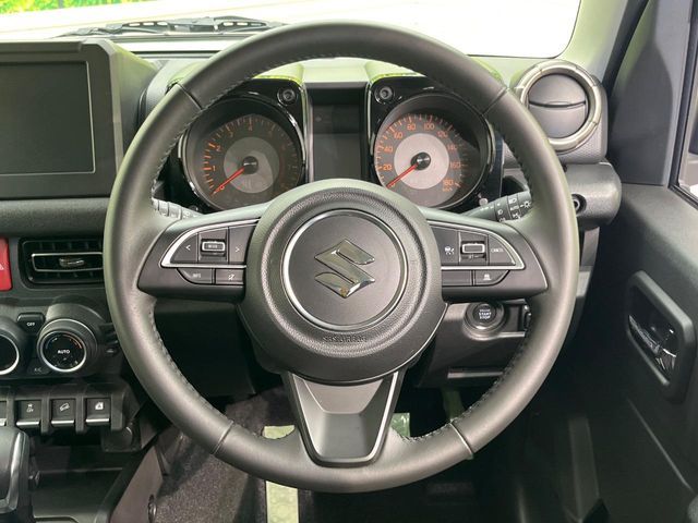 SUZUKI JIMNY NOMADE 2025