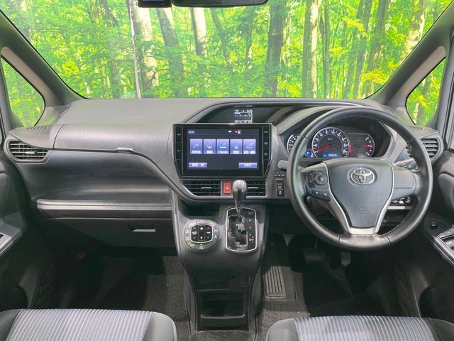 TOYOTA VOXY 2016