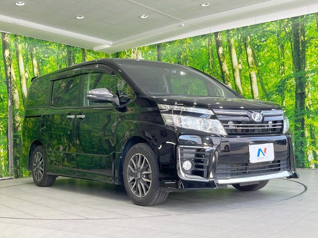TOYOTA VOXY 2016