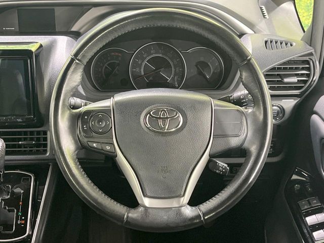 TOYOTA VOXY 2020