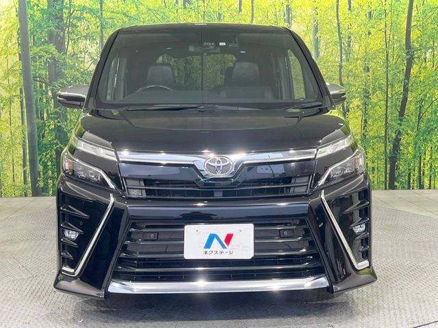 TOYOTA VOXY 2020