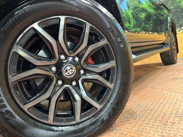 TOYOTA HILUX 4WD 2024