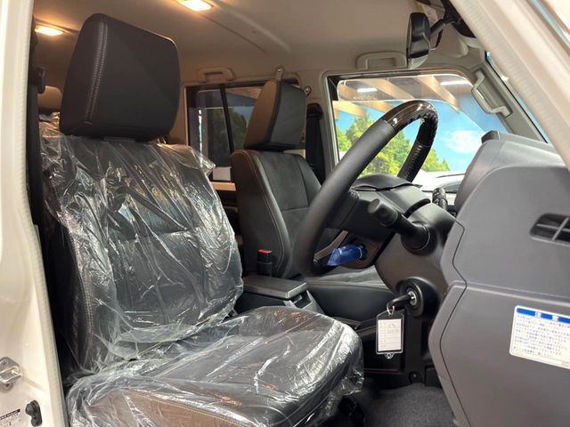 TOYOTA LANDCRUISER 70 2025