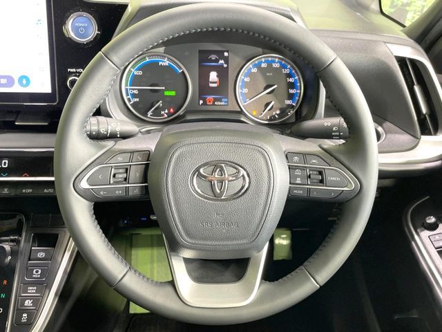 TOYOTA VOXY HYBRID 2022