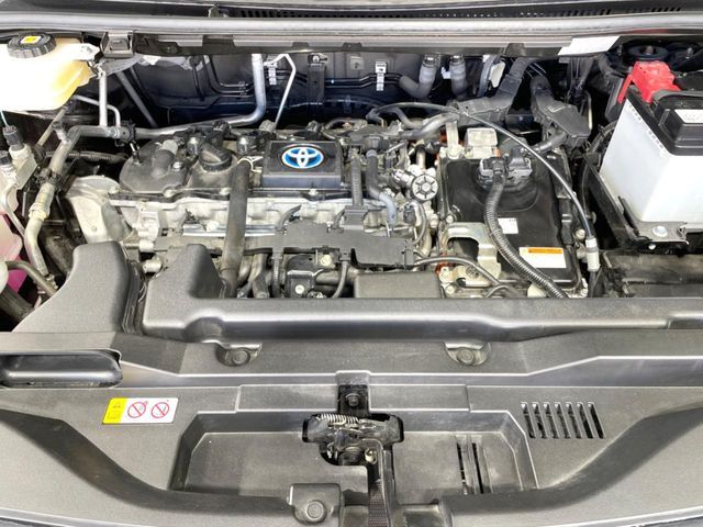 TOYOTA VOXY HYBRID 2022