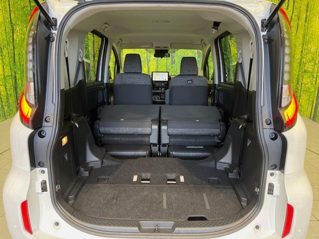 TOYOTA SIENTA HYBRID 2025