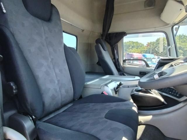 NISSAN DIESEL Quon 2019