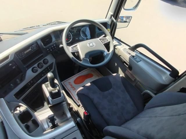 NISSAN DIESEL Quon 2019