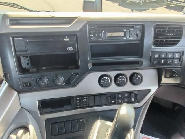 NISSAN DIESEL Quon 2019