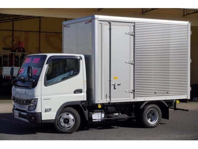 MITSUBISHI CANTER 2023