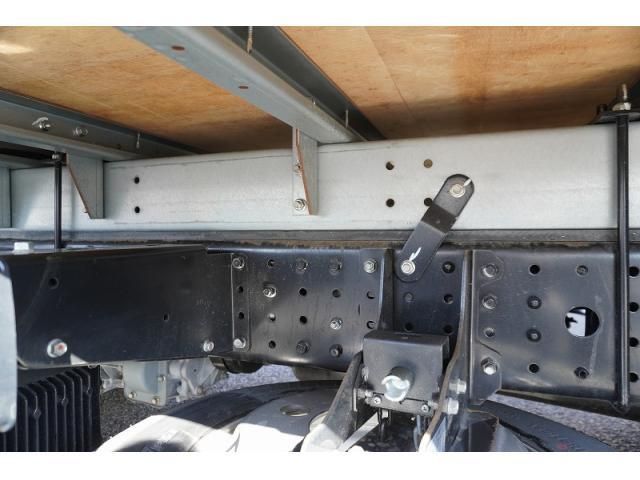 MITSUBISHI CANTER 2023