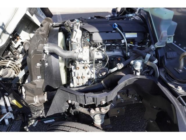 MITSUBISHI CANTER 2023