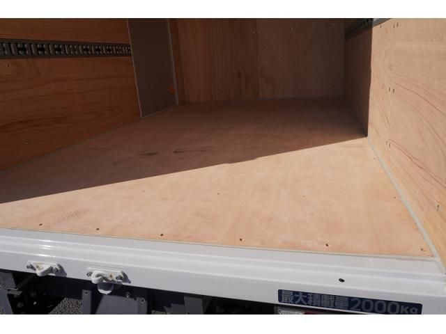 MITSUBISHI CANTER 2023