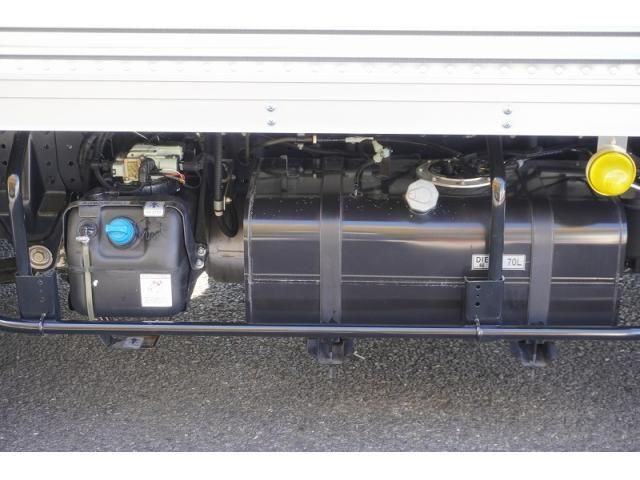 MITSUBISHI CANTER 2023